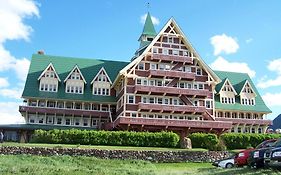 Prince of Wales Waterton Hotel